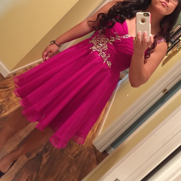 Homecoming dress. Only worn twice - Picture 5 of 6